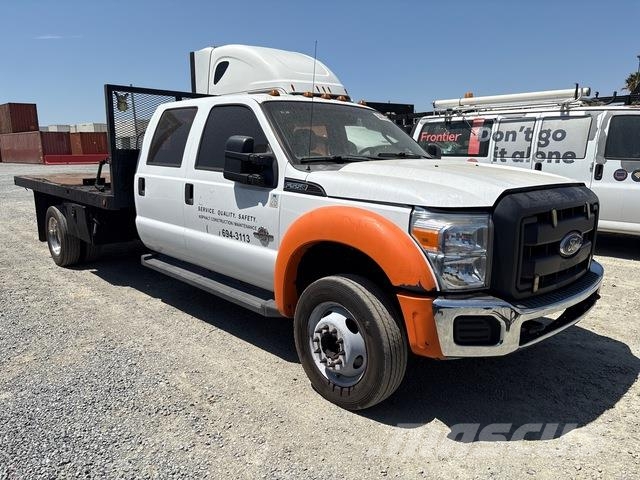 Ford F-550 Camion con sponde ribaltabili