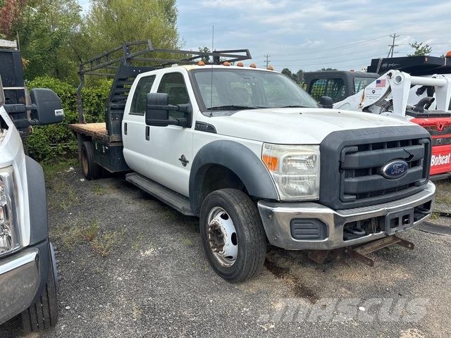 Ford F-550 Lastbil med lad/Flatbed