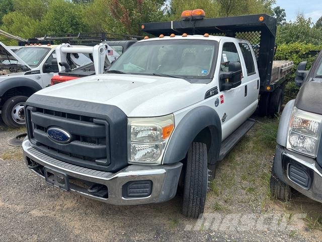 Ford F-550 Lastbil med lad/Flatbed