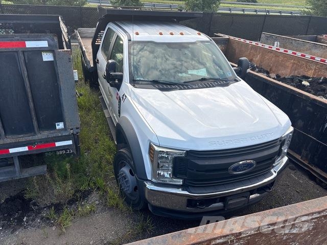 Ford F-550 Lastbil med lad/Flatbed
