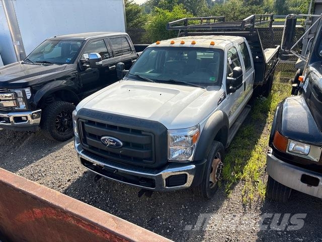 Ford F-550 Lastbil med lad/Flatbed