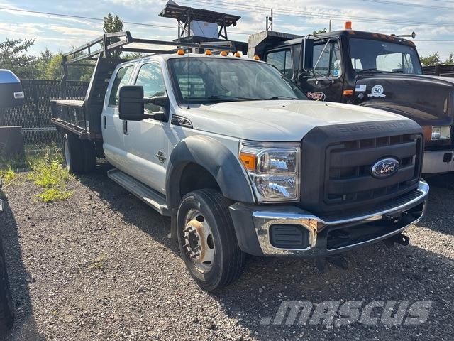 Ford F-550 Lastbil med lad/Flatbed