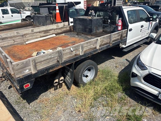 Ford F-550 Flatbed / Dropside trucks