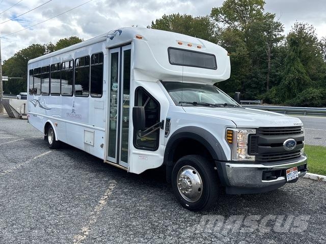 Ford F-550 Mikroautobusi