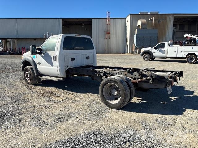 Ford F-550 Ohjaamot ja sisustat