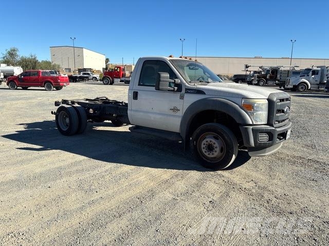 Ford F-550 Ohjaamot ja sisustat