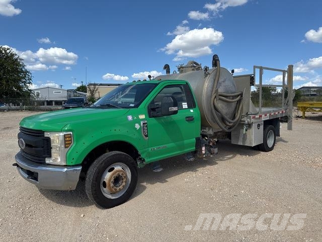 Ford F-550 運油車