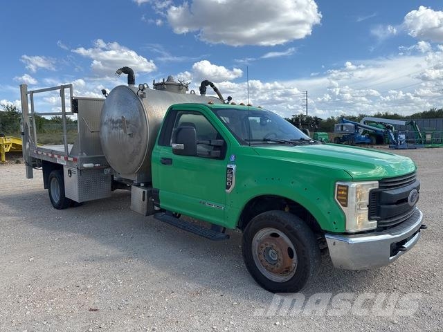 Ford F-550 運油車