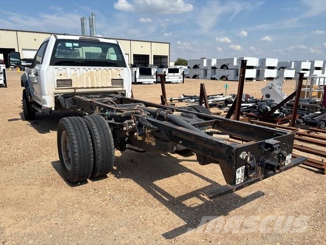 Ford F-550 Kabine i unutrašnjost