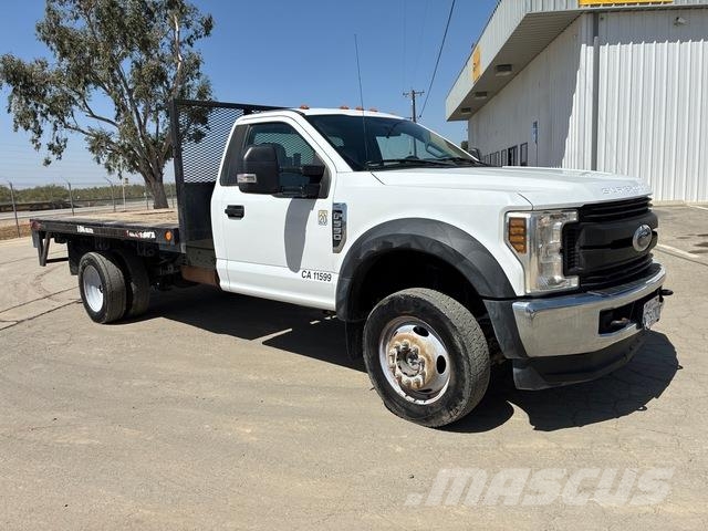 Ford F-550 Platformas/izkraušana no sāniem