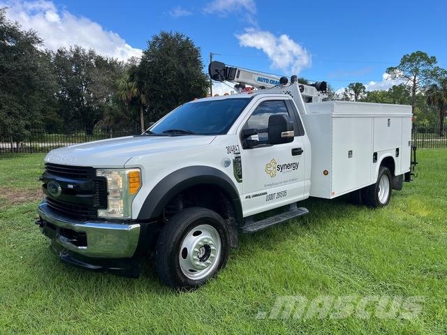 Ford F-550 Комбинированные дорожные машины