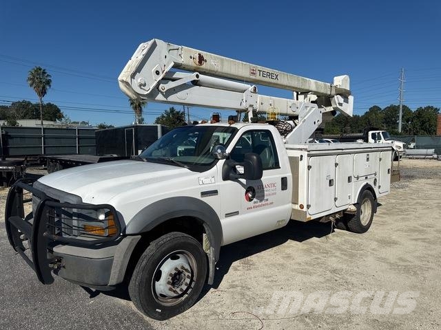 Ford F-550 Plataformas sobre camión
