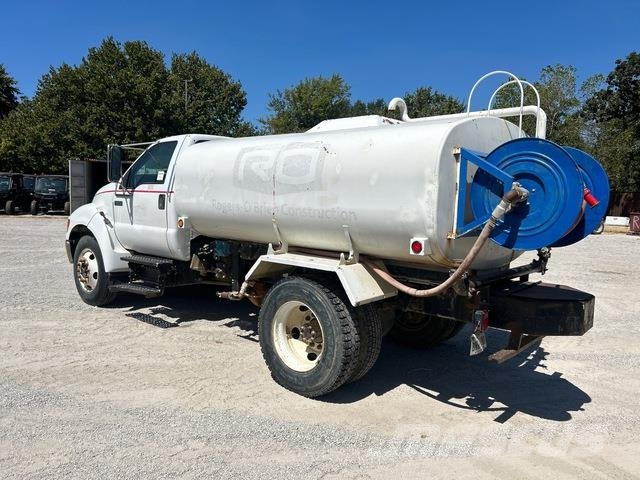 Ford F-650 Поливальні машини