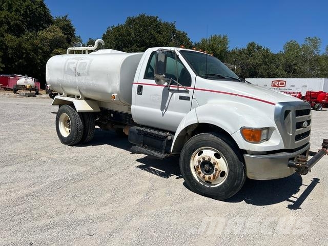 Ford F-650 Поливальні машини