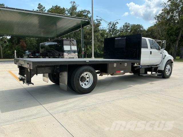 Ford F-650 شاحنات مسطحة/مفصلية الجوانب