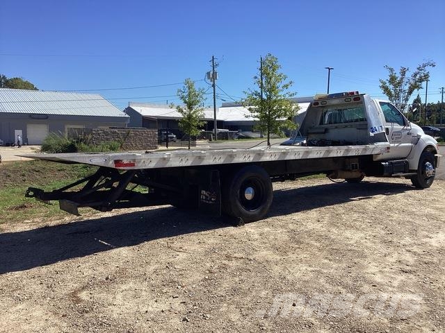 Ford F-650 Evakuators ar manipulatoru