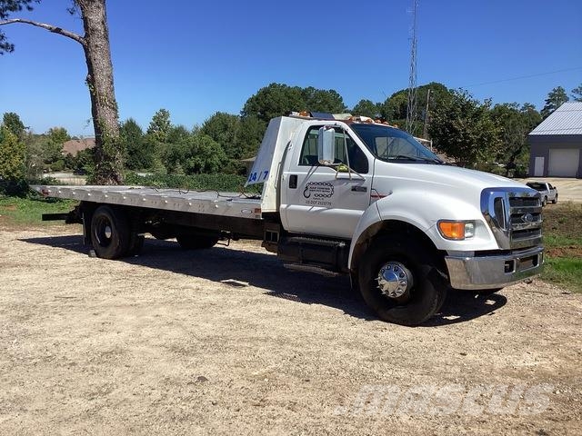 Ford F-650 Evakuators ar manipulatoru