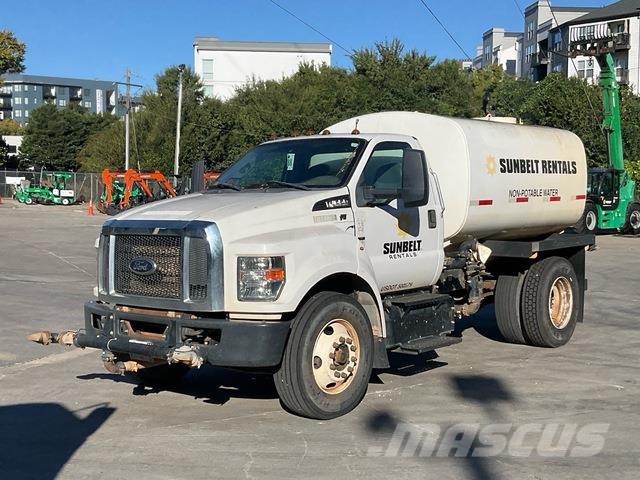 Ford F-650 صهاريج مياه
