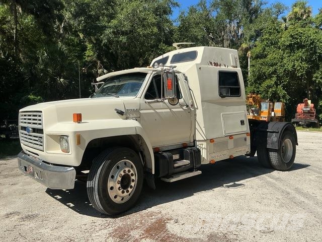 Ford F-700 Trækkere