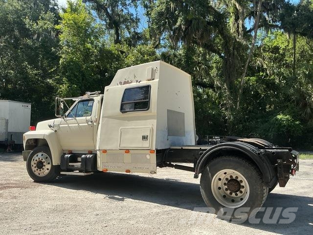 Ford F-700 Trækkere