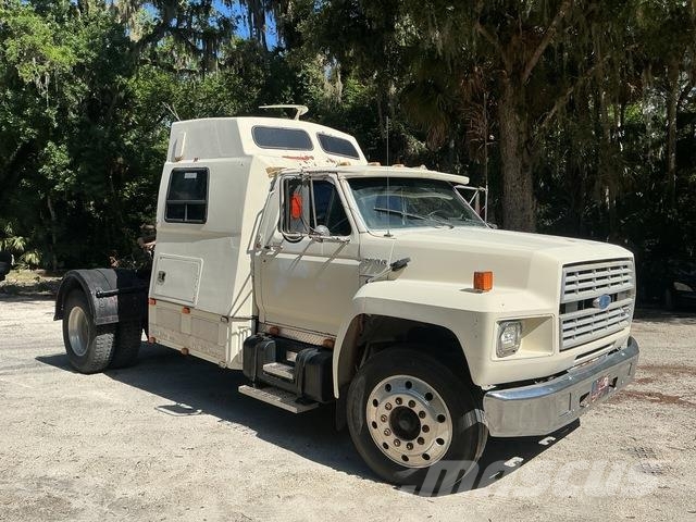 Ford F-700 Trækkere