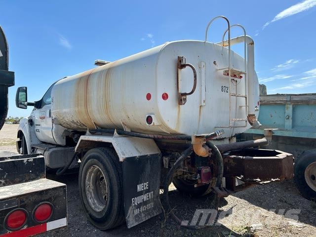 Ford F-750 Vízszállító teherautók