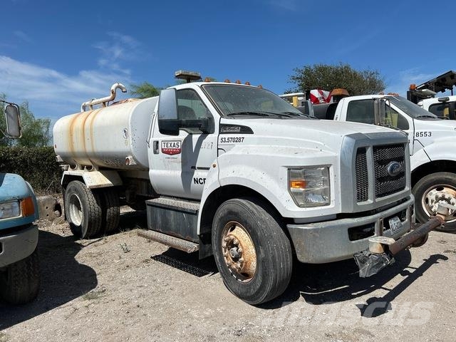 Ford F-750 Vízszállító teherautók
