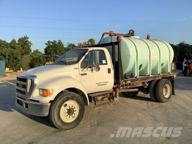 Ford F-750 Поливальні машини
