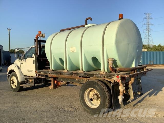 Ford F-750 Поливальні машини