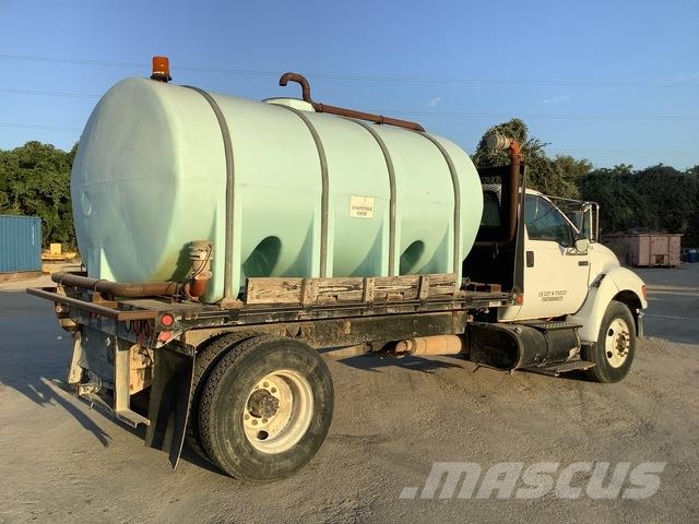 Ford F-750 Поливальні машини