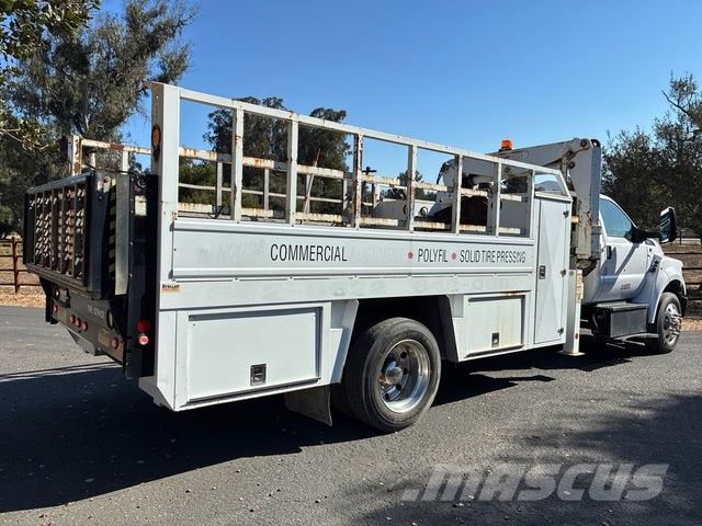 Ford F-750 Komunalna vozila