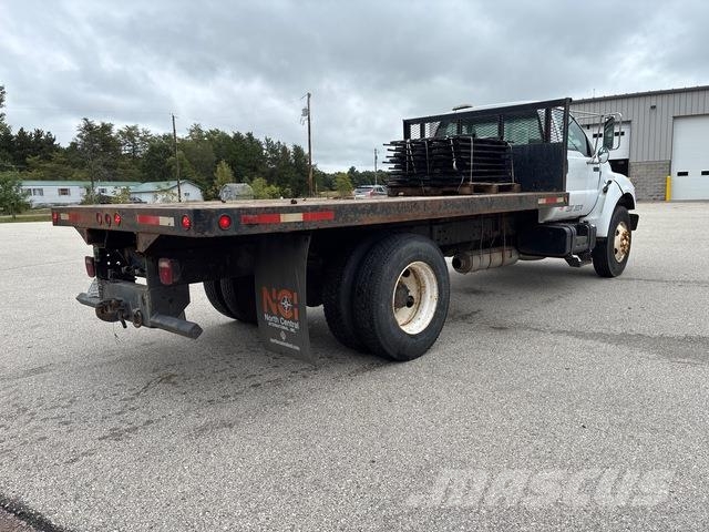 Ford F-750 Platformas/izkraušana no sāniem