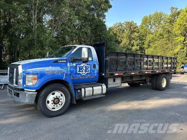 Ford F-750 平ボディー