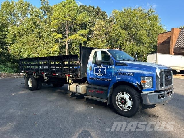 Ford F-750 平ボディー