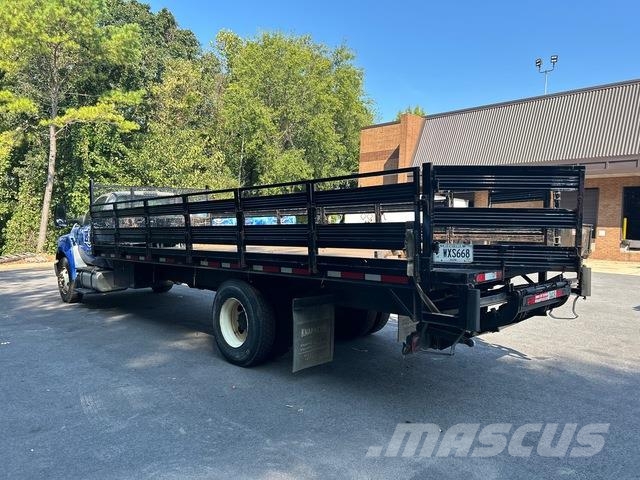 Ford F-750 平ボディー