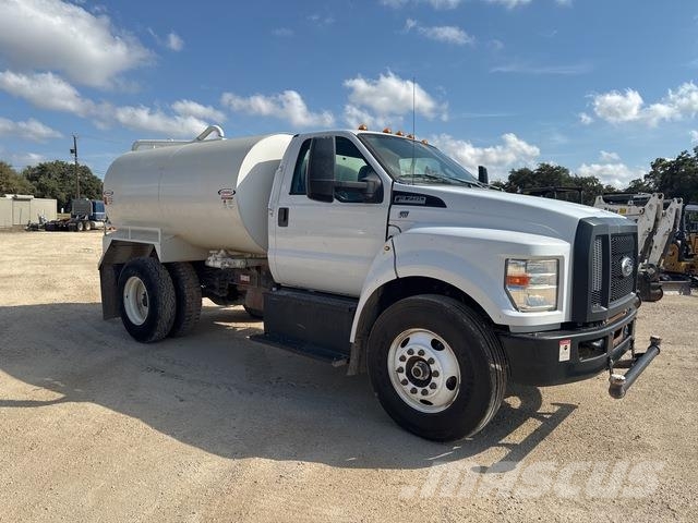 Ford F-750 Kamioni za vodu