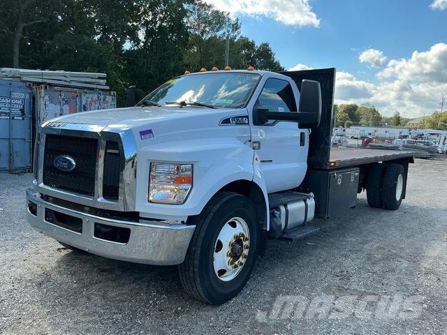Ford F-750 Platformas/izkraušana no sāniem