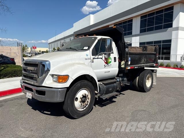 Ford F-750 Pašizgāzējs
