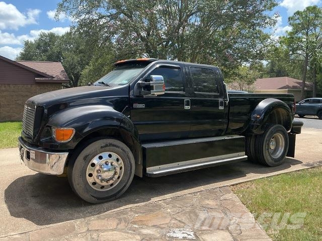 Ford F-750 Artikulētie pašizgāzēji