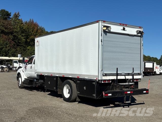 Ford F-750 Autocisterna