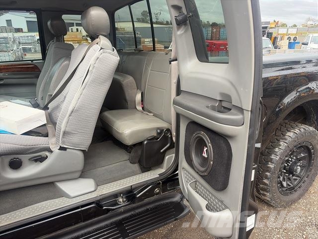 Ford F250 XLT Pick-upy / Pojazdy z otwieranymi burtami