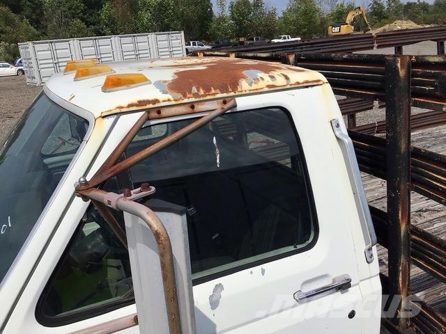 Ford F800 Бордови