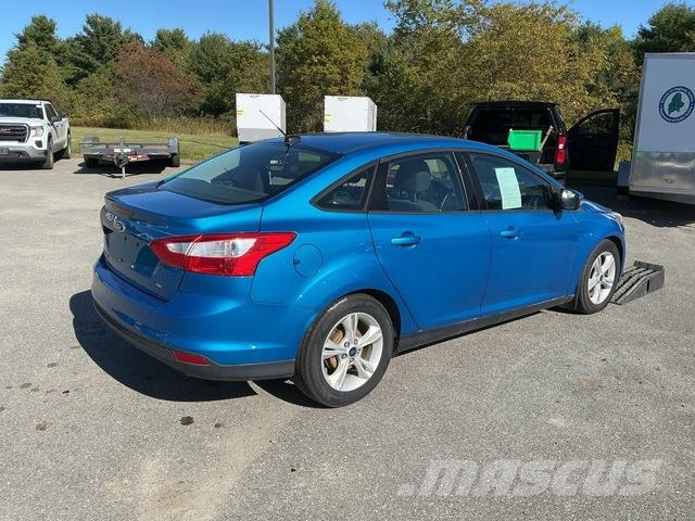 Ford Focus SE 自動車