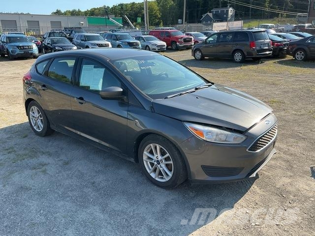 Ford Focus SE Biler