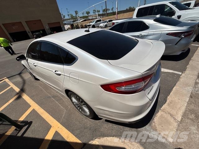 Ford Fusion PKWs