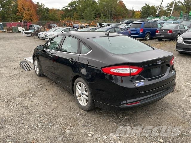Ford Fusion SE Automobili
