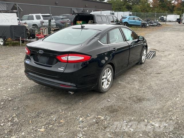 Ford Fusion SE Automobili