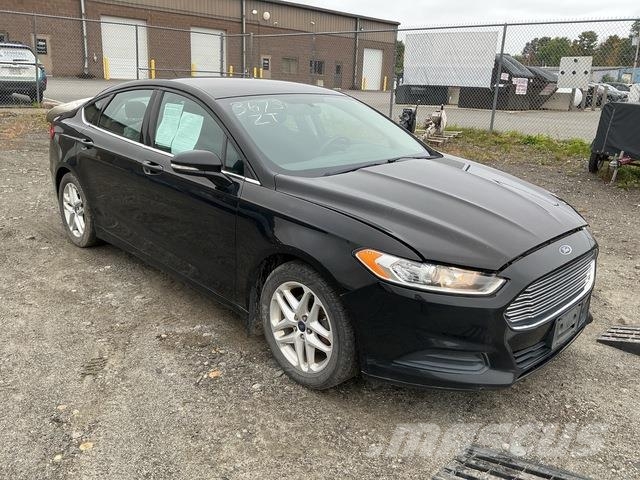 Ford Fusion SE Automobili