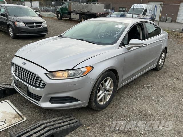 Ford Fusion SE Automobili