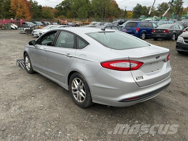 Ford Fusion SE Automobili